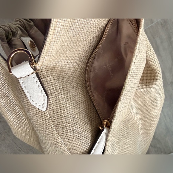 Michael Kors Annie Large Shoulder Tote - Picture 4 of 15